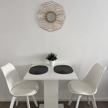 Prime Host Flair Apartment *